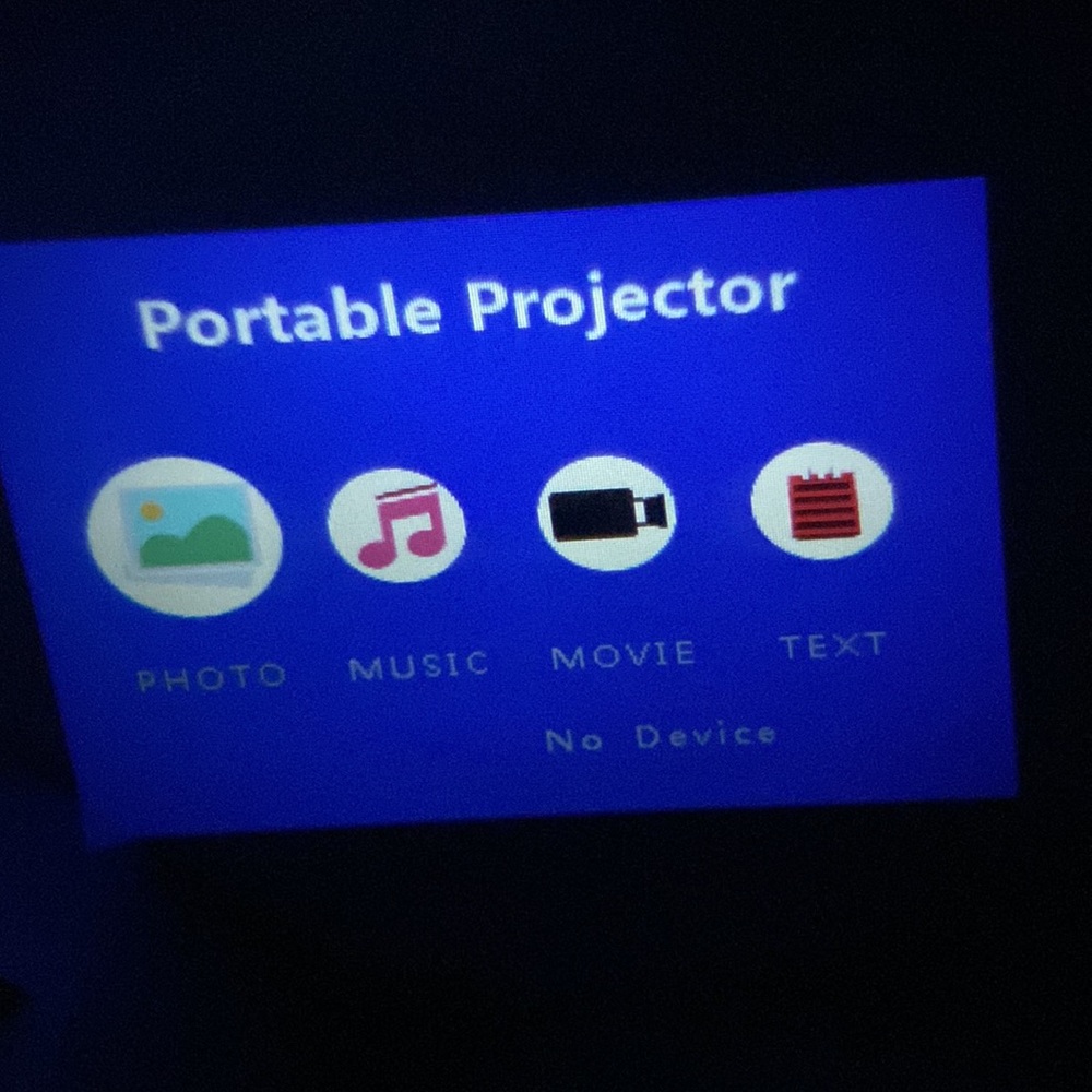 Mini Projector - Picture 6 of 8